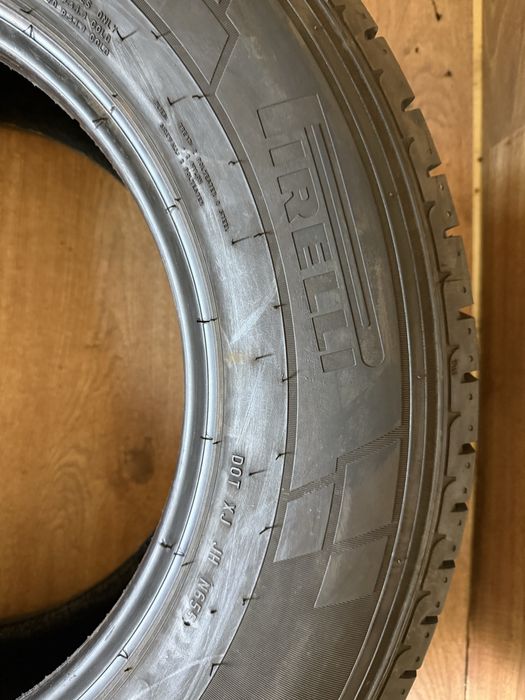Шини літні Pirelli R16 235/65C 2шт-5мм
