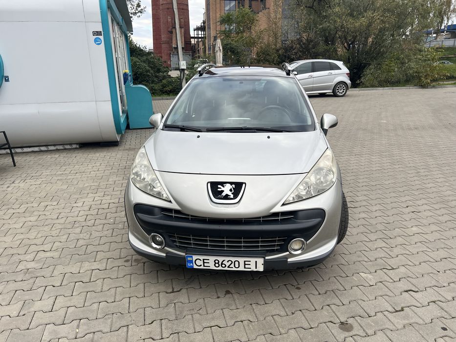 Продам Пежо 207 бензин