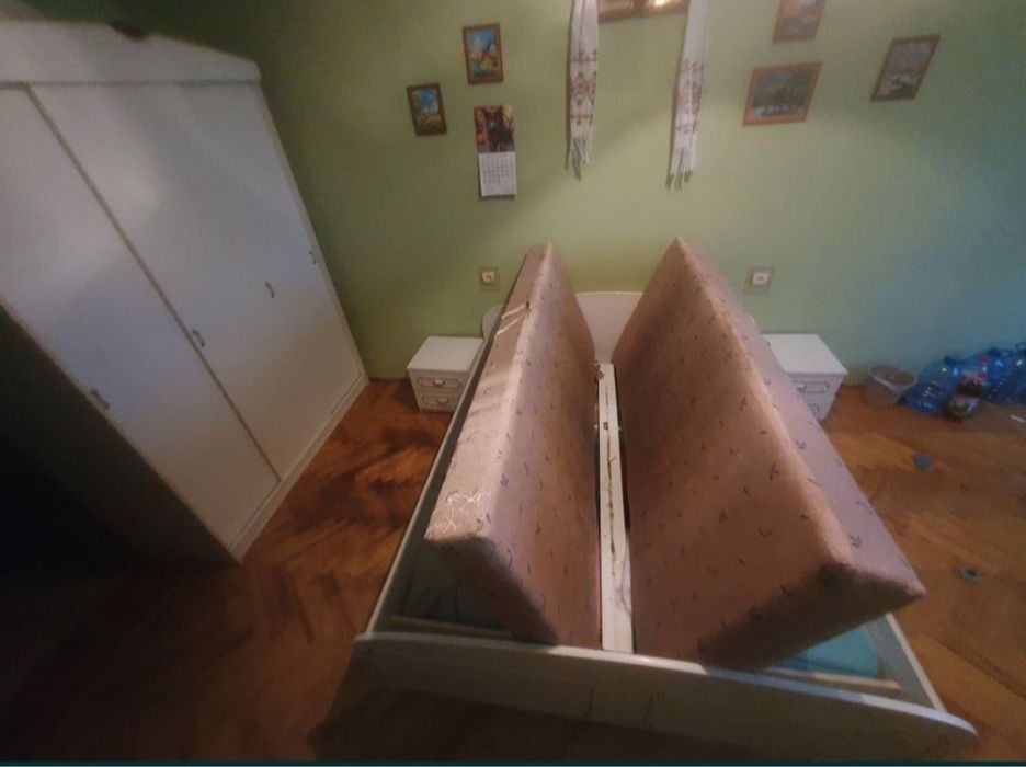 Продам мебелі в спальню(шафа купе, ліжко та дві тумбочки)