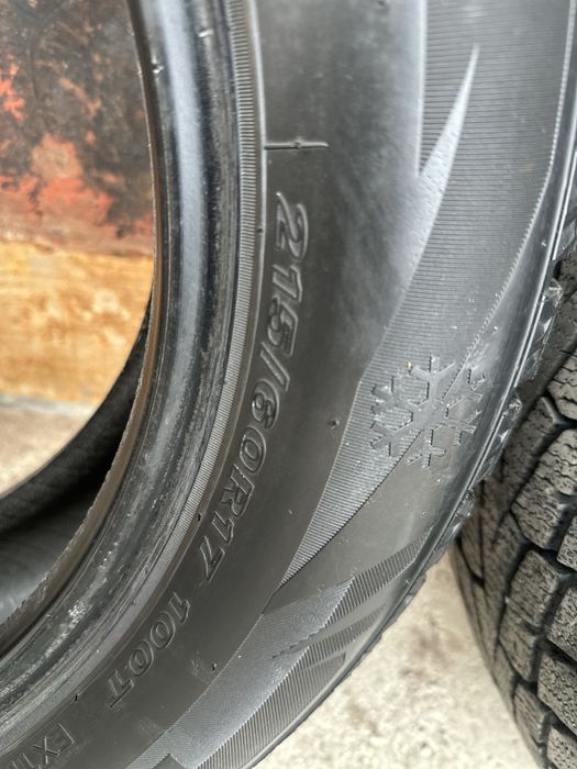 Комплект зимней резины Roadstone 215/60/17
