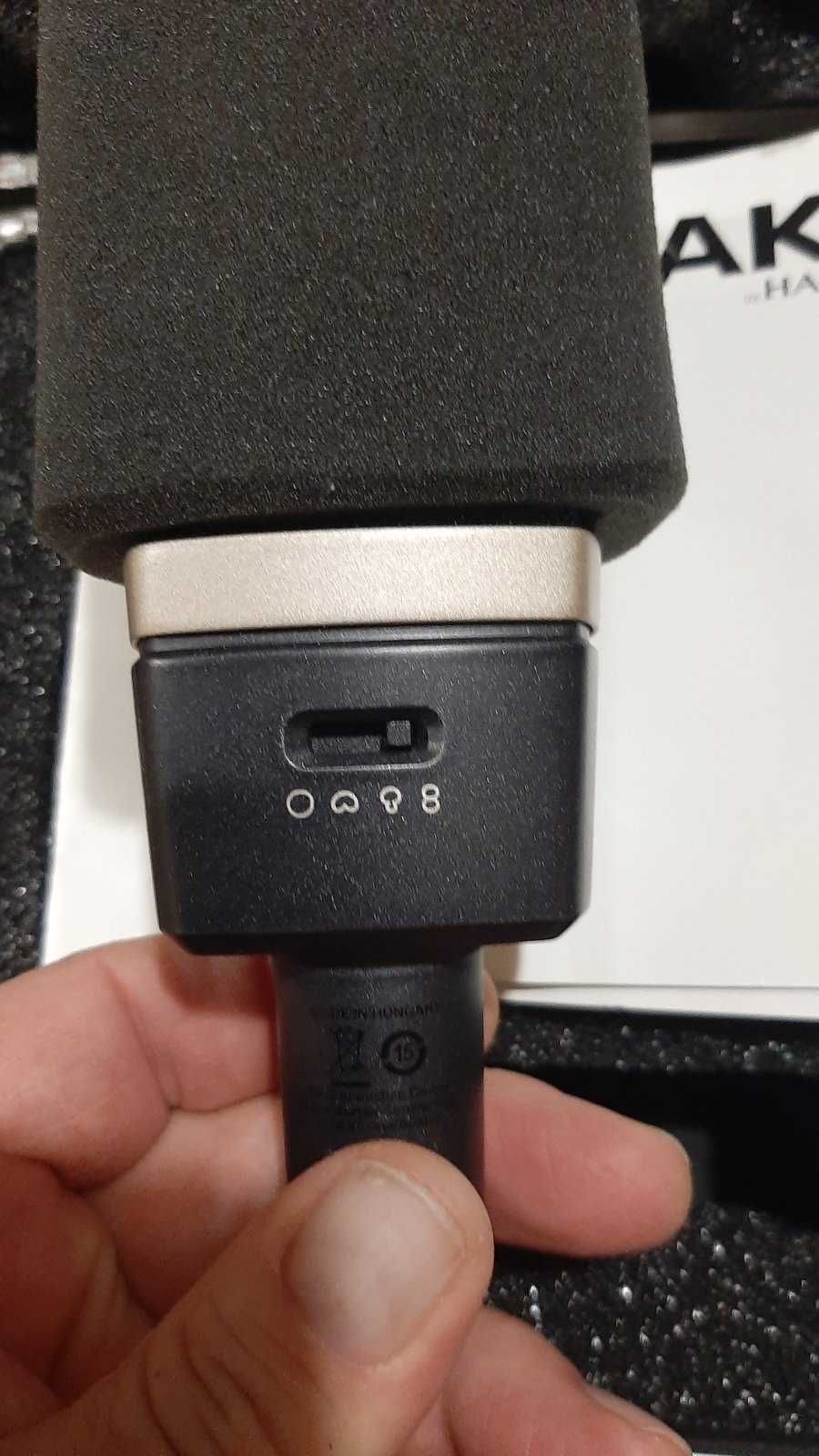 Студийный микрофон AKG C314