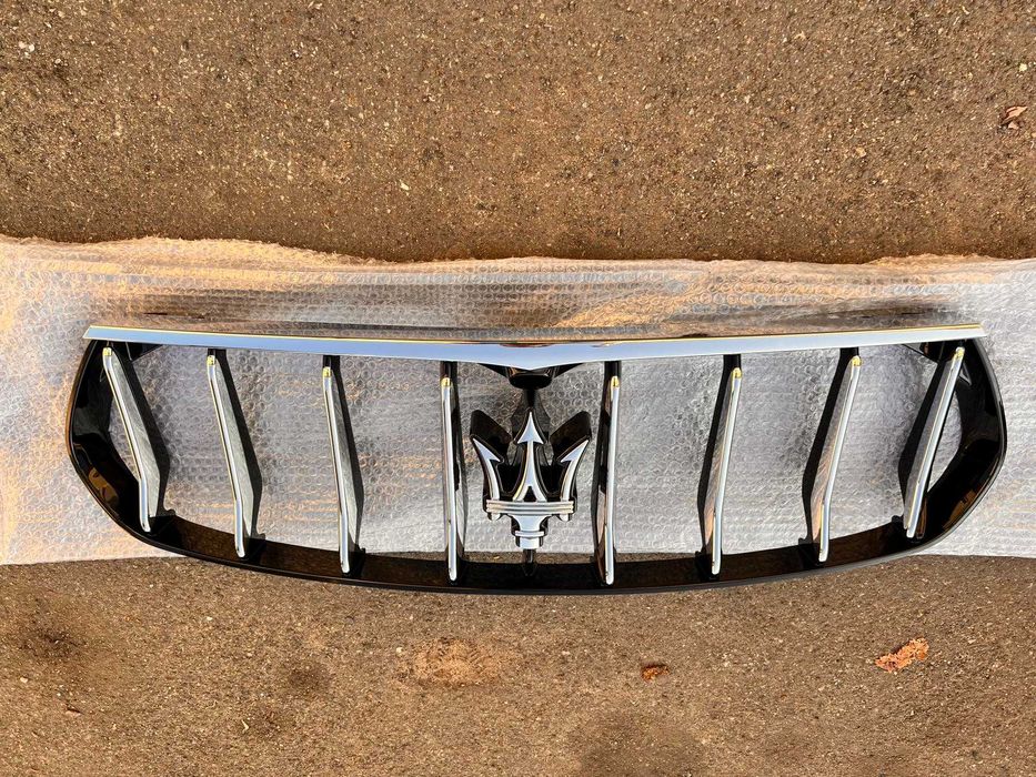 Maserati Levante Решетка радиатора