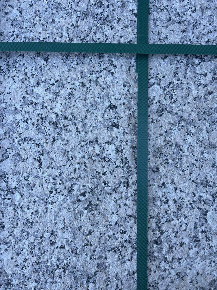 Mosaico em Granito Moncão picado