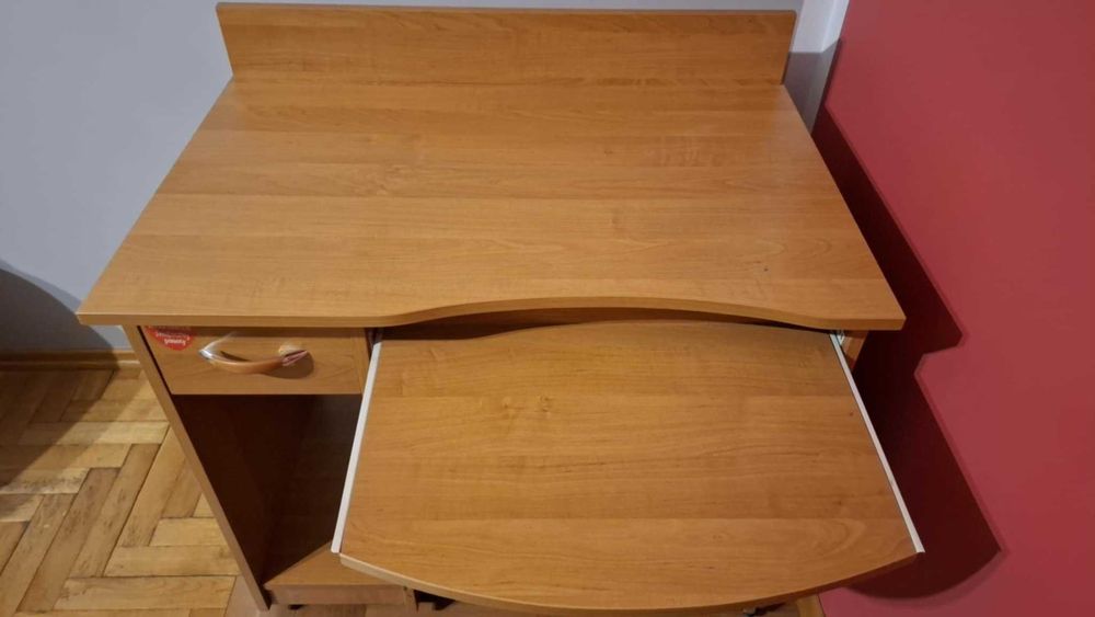 Biurko do nauki komputera