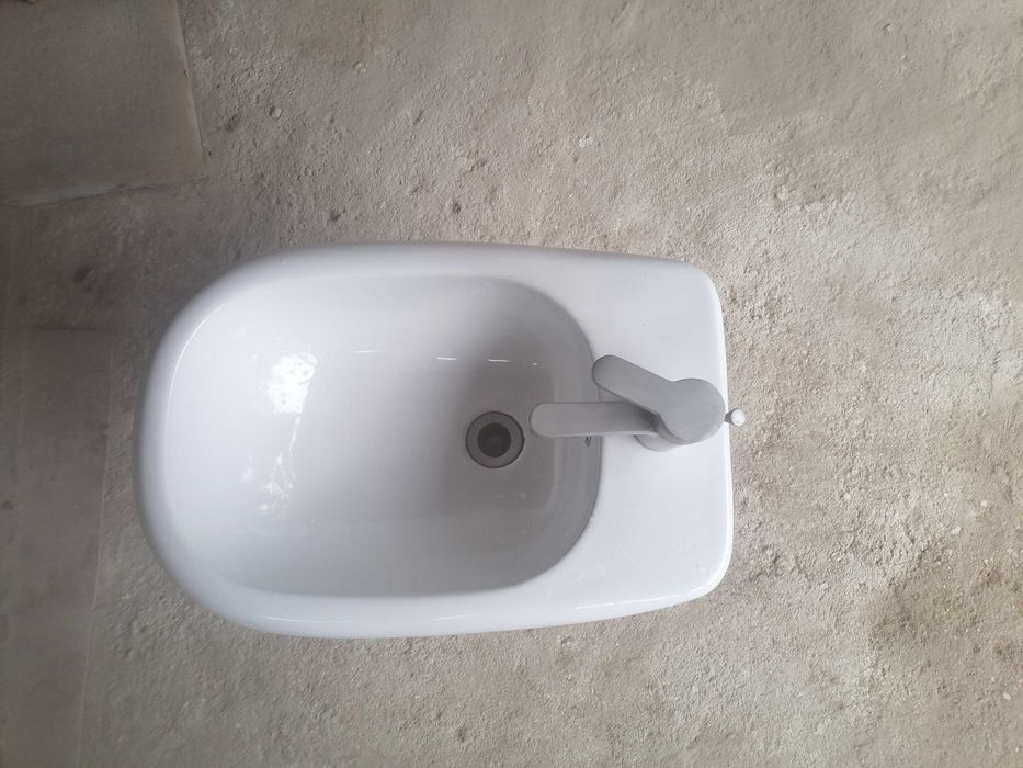 Bidé em bom estado