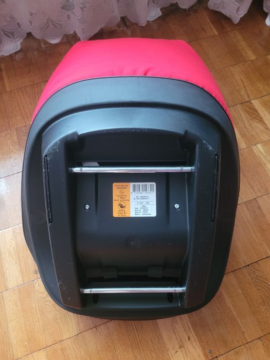 Система кріплення Isofikx та крісло автомобільне Махі-Соsi