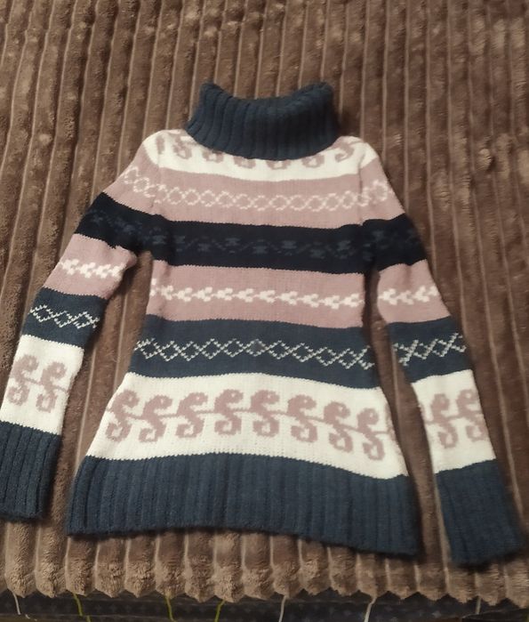 Свитер     новый