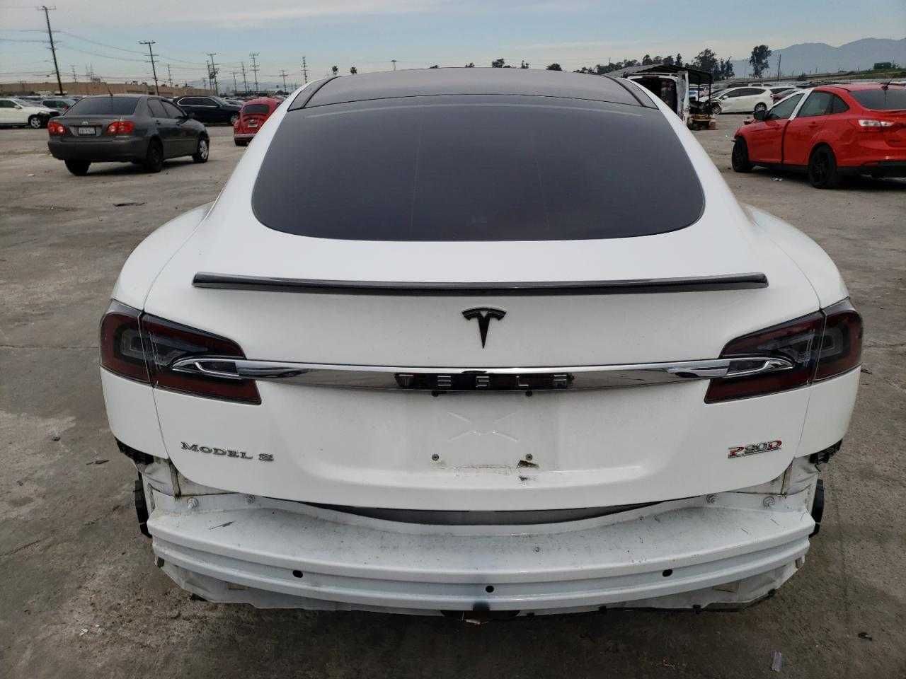 Tesla Model S 90 2015