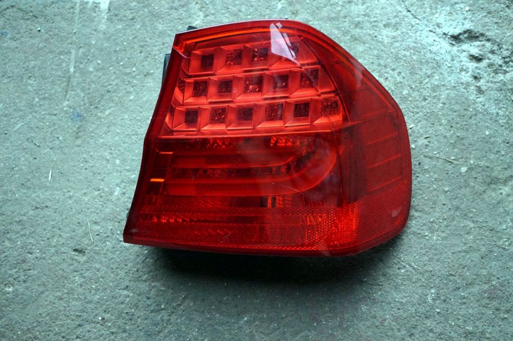 LAMPA TYLNA PRAWA 3 E90 LIFT LCI SEDAN 7154154 LED BMW 2008-2012