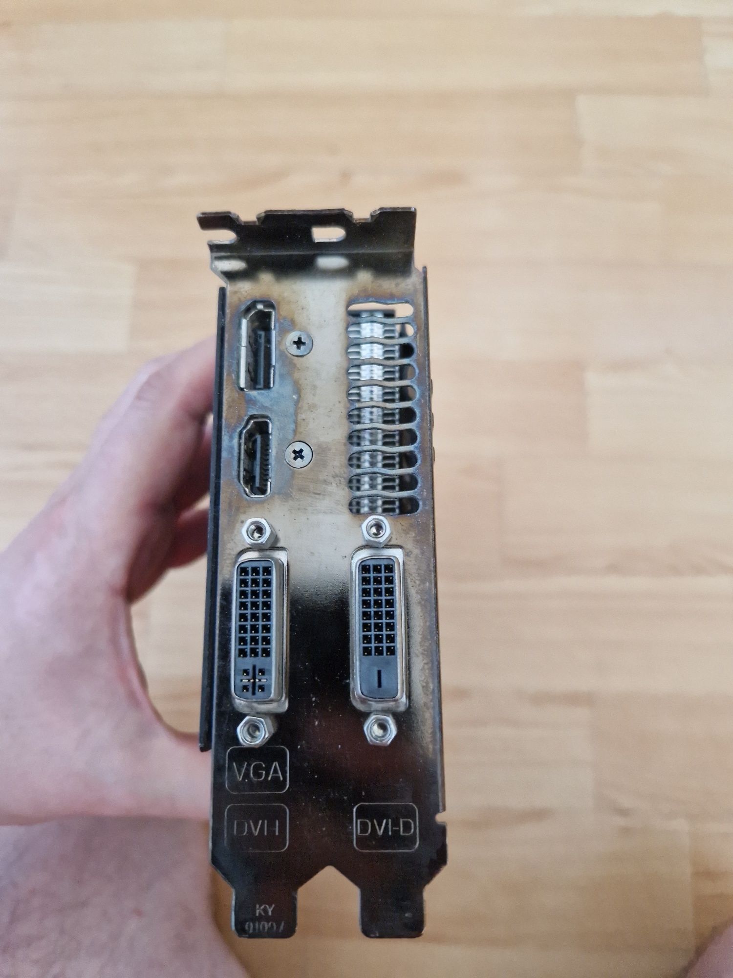 ASUS GTX670 2GB 256BIT GDDR5 Відеокарта Стан гарний