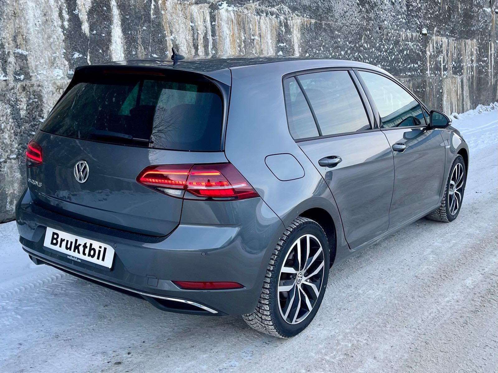 Volkswagen E-Golf 300 км