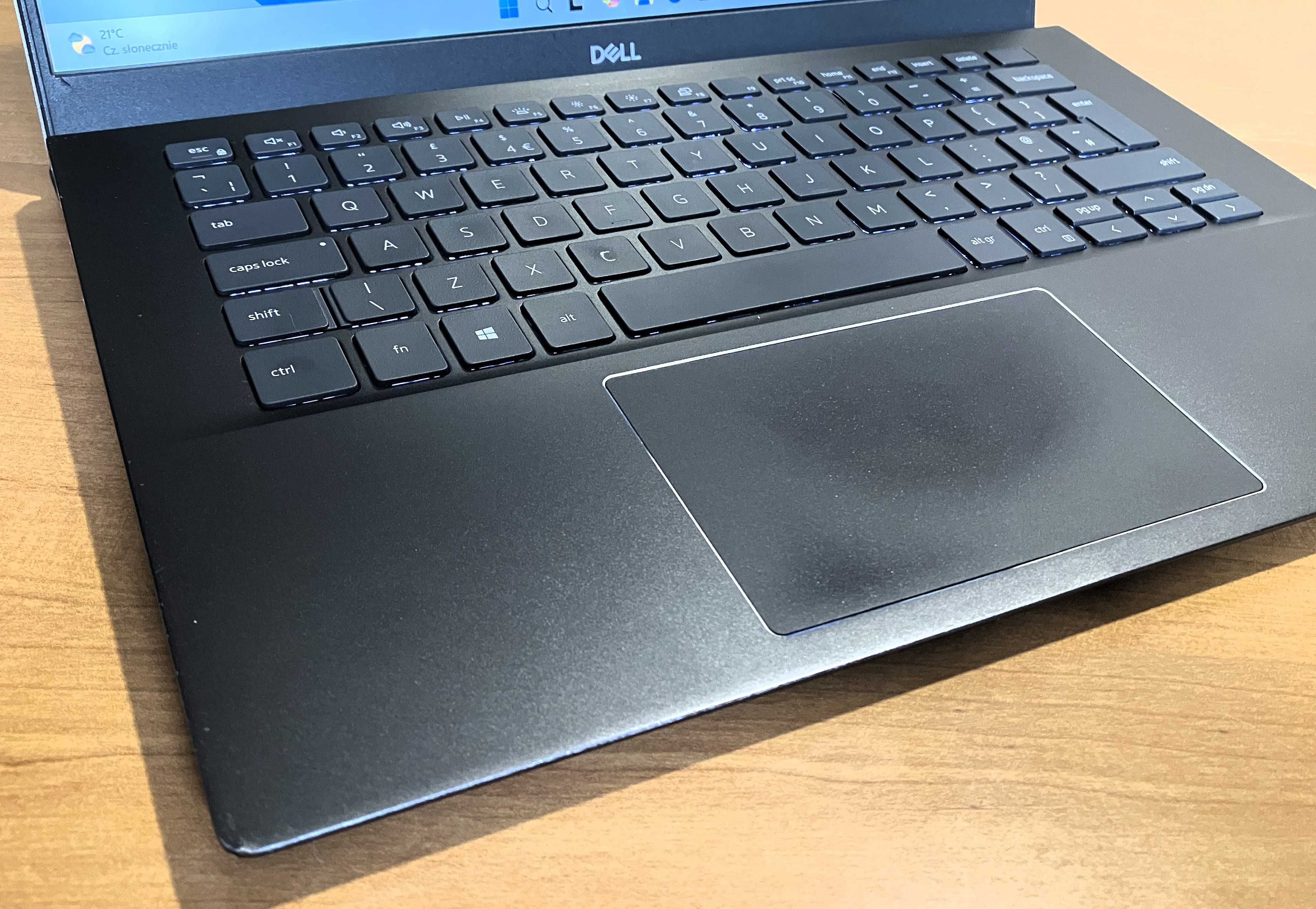 Laptop DELL 5401 Intel® Core™ i5-10th 16GB 256GB SSD USB-C™ FHD Win 11