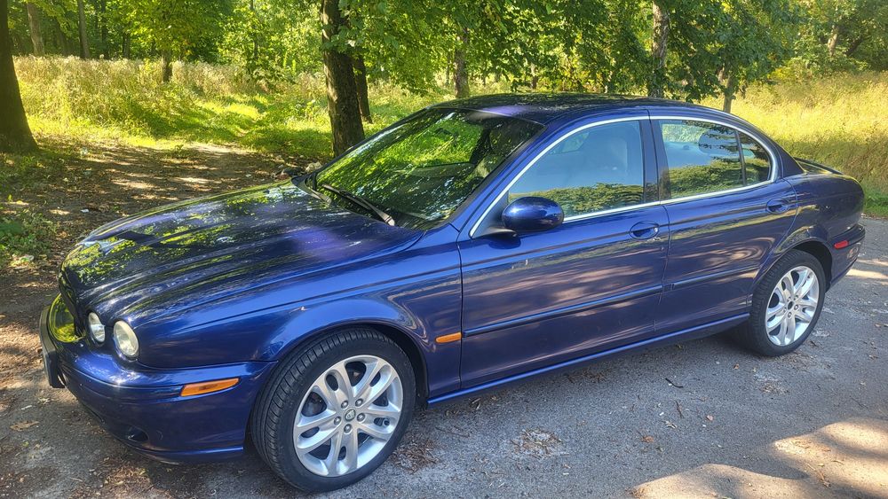 Продам машину JAGUAR