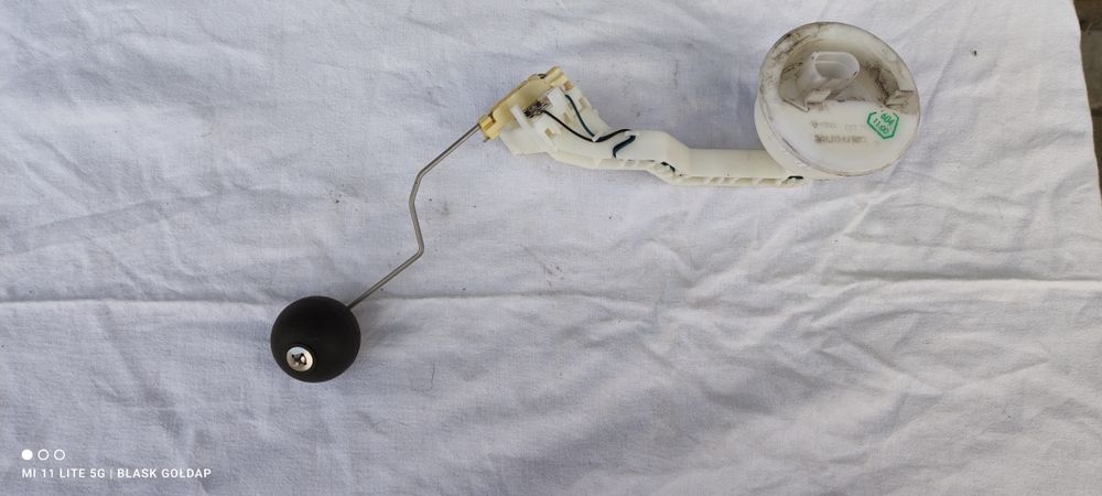 Czujnik Poziomu Paliwa w Zbiorniku Audi S6 4.2 Q 340 KM Automat 2000 r