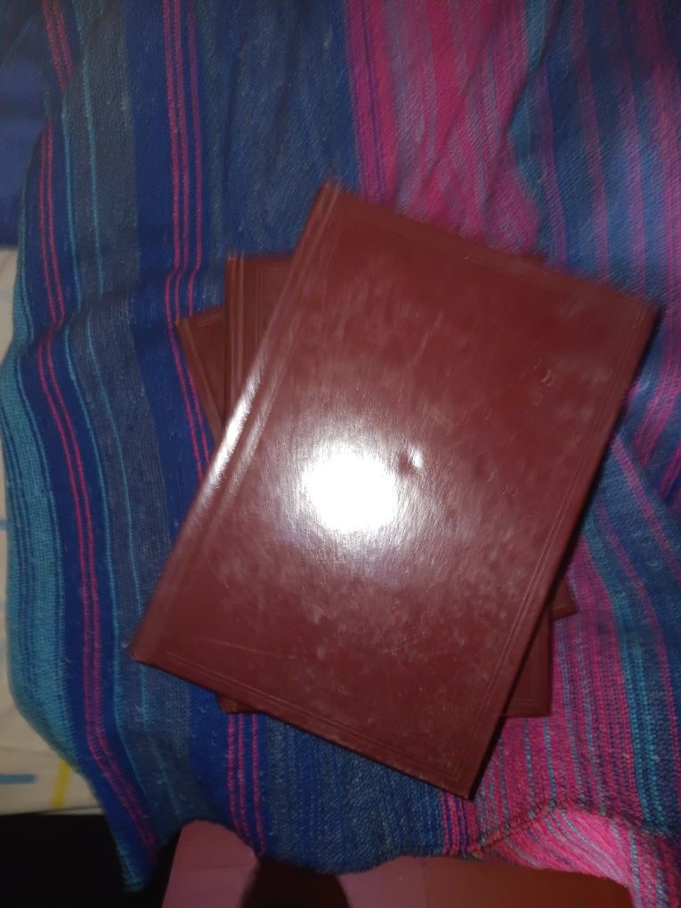 Quatro livros em um #3