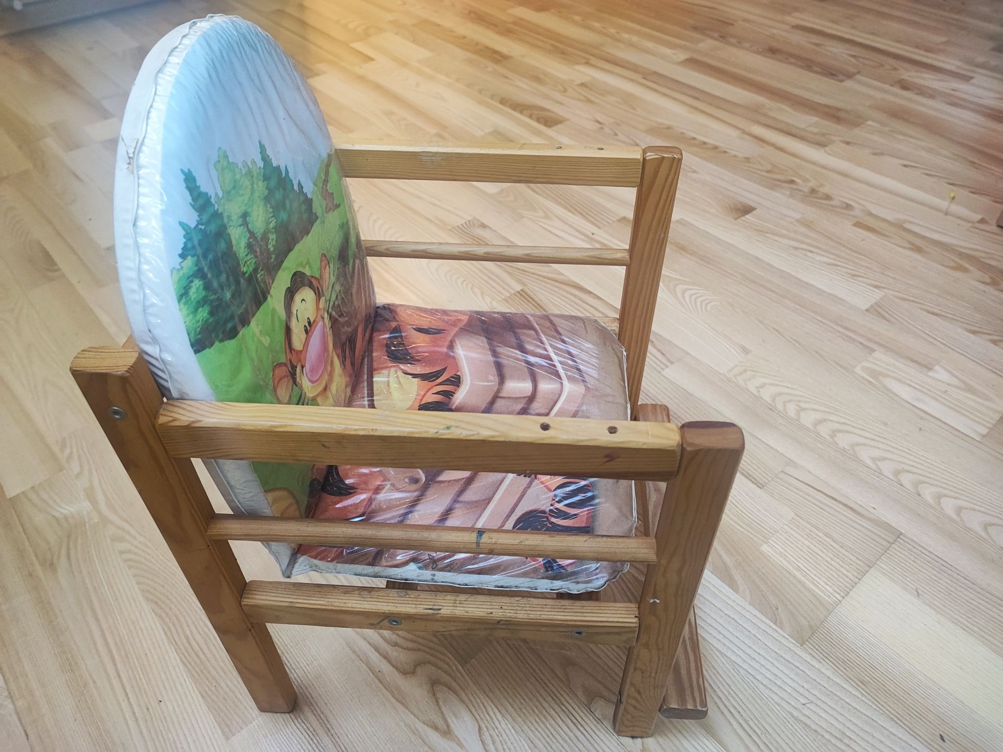 Krzesło ze stolikiem