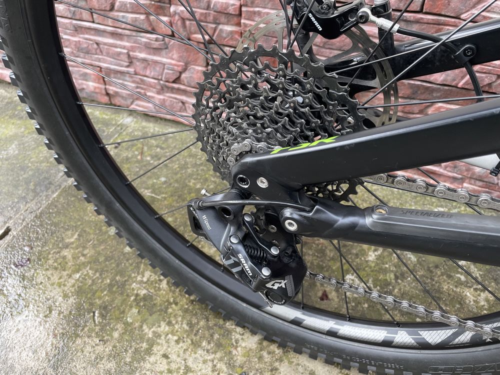 Велосипед Specialized Stumpjumper Carbon