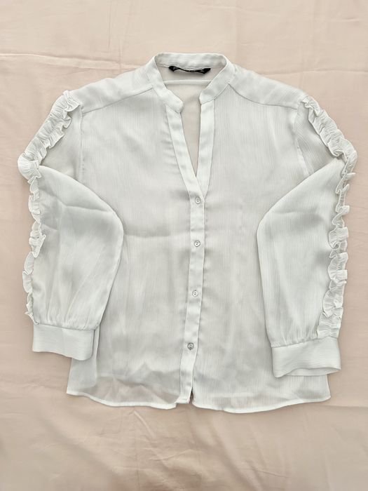 Blusa pormenor folhos