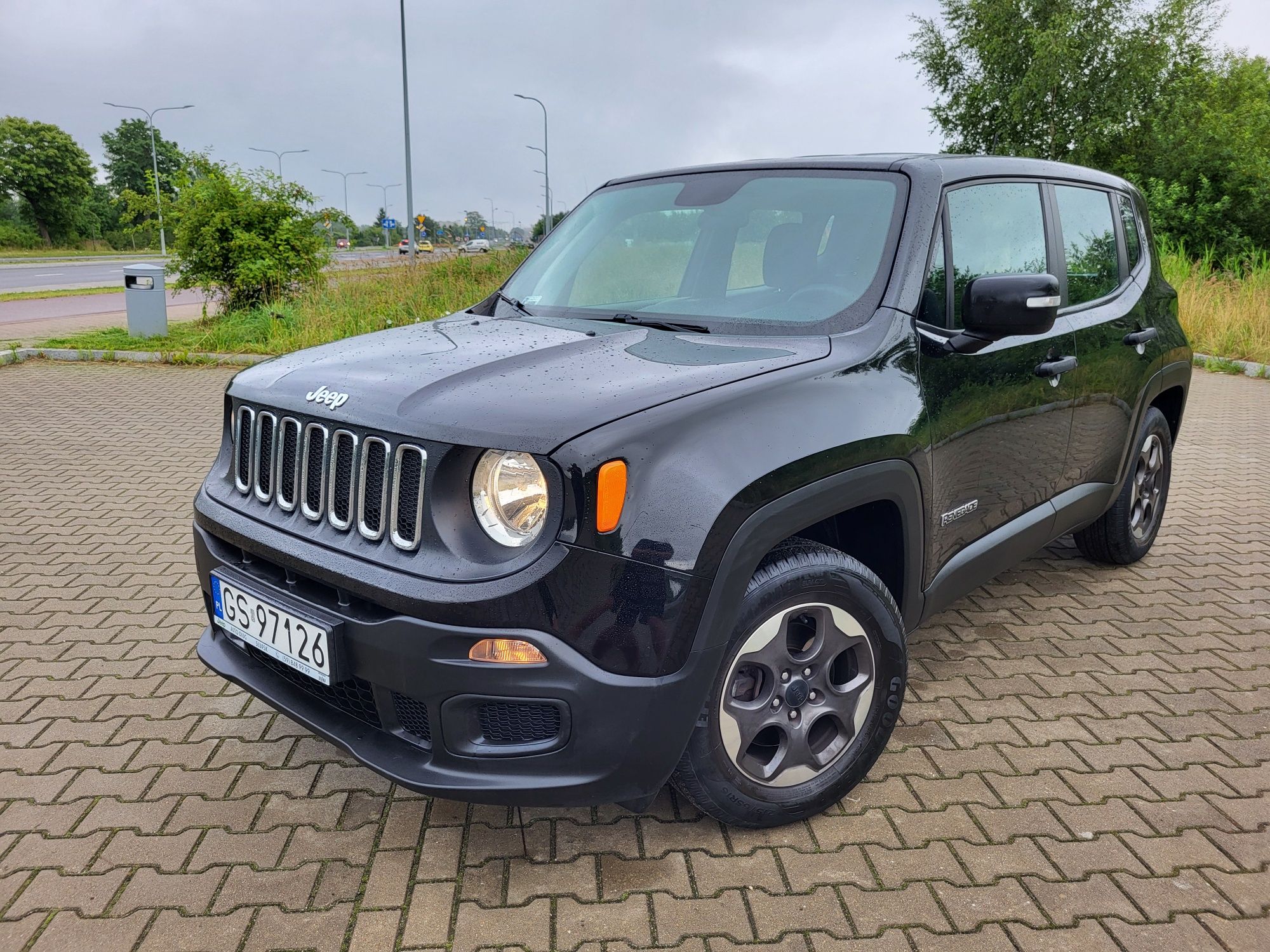 Jeep Renegade 1.6 benzyna 120 km,przebieg 37000 km Polski salon