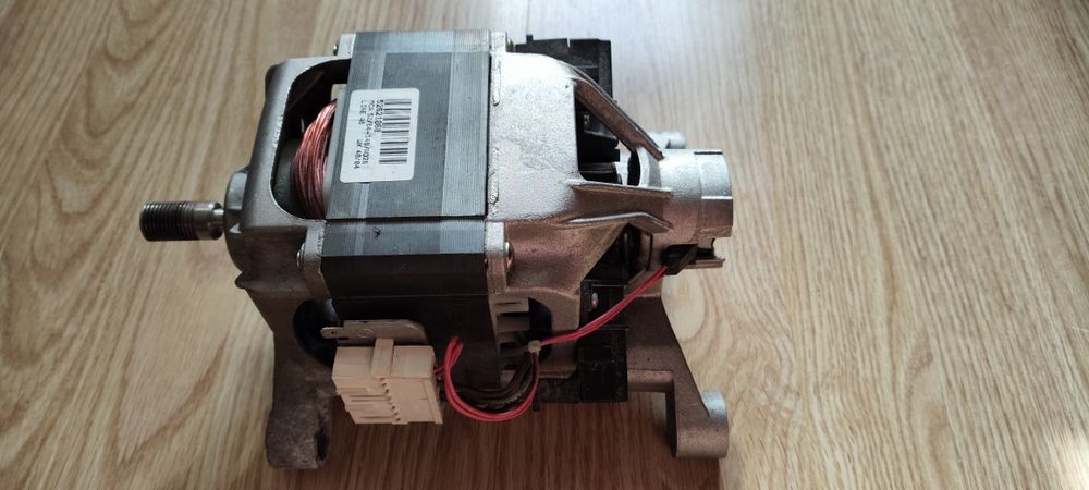 Эл.двигатель стиральной машины indesit