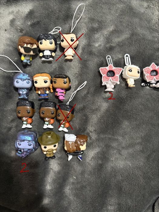 фигурки киндер джой очень странные дела