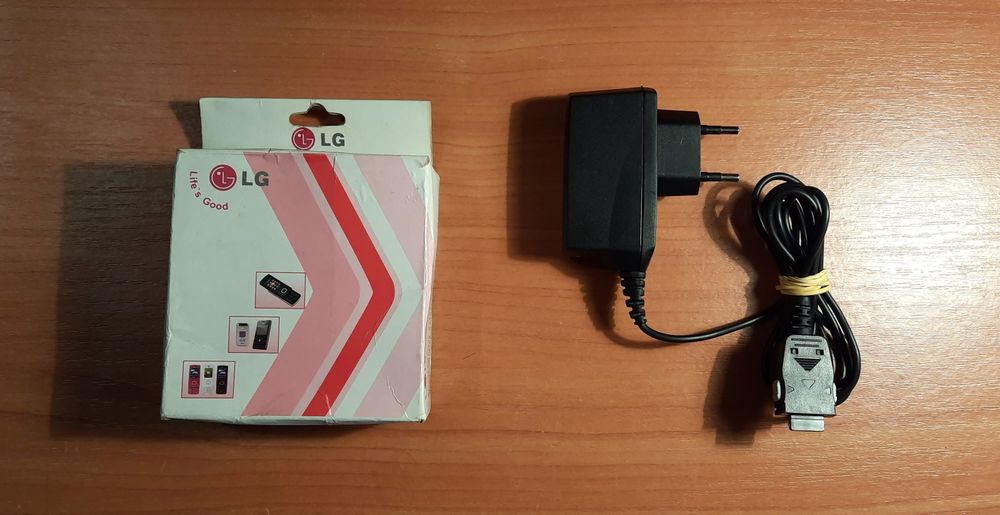 Мережевий зарядний пристрій LG W510, W3000, W3100, W5200, W5300.