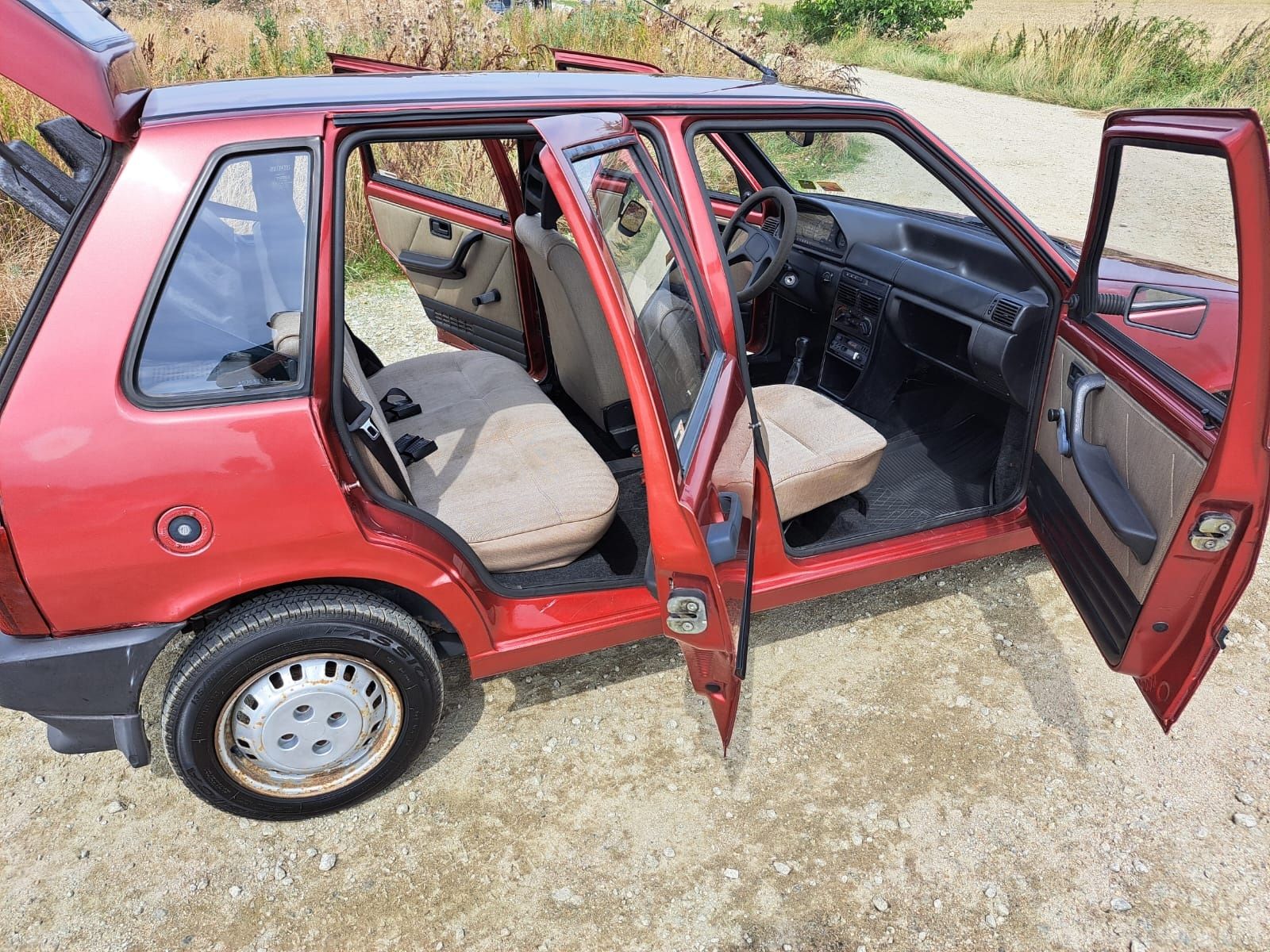 Fiat Uno  999 cm3