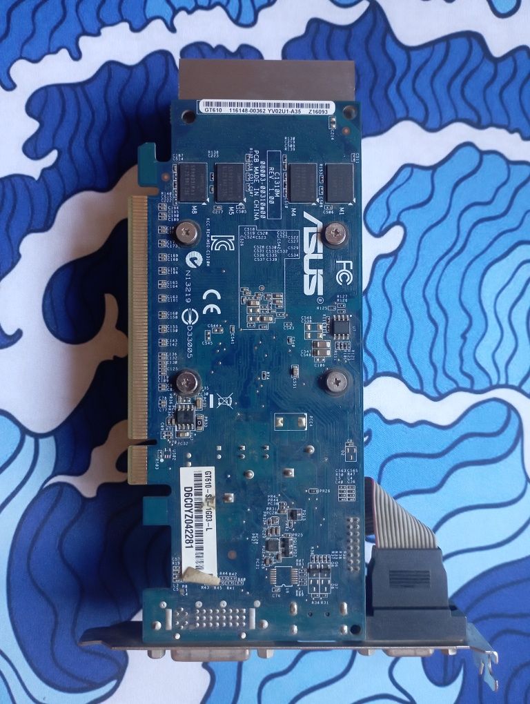 Продам видеокарту Gt610 1Gb Gddr3