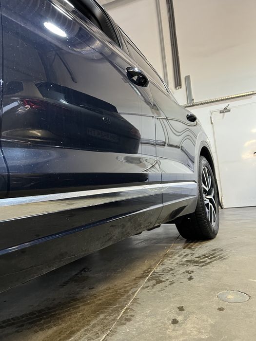 Накладки дверей (батони)VW Touareg ІІІ vw092.3y10