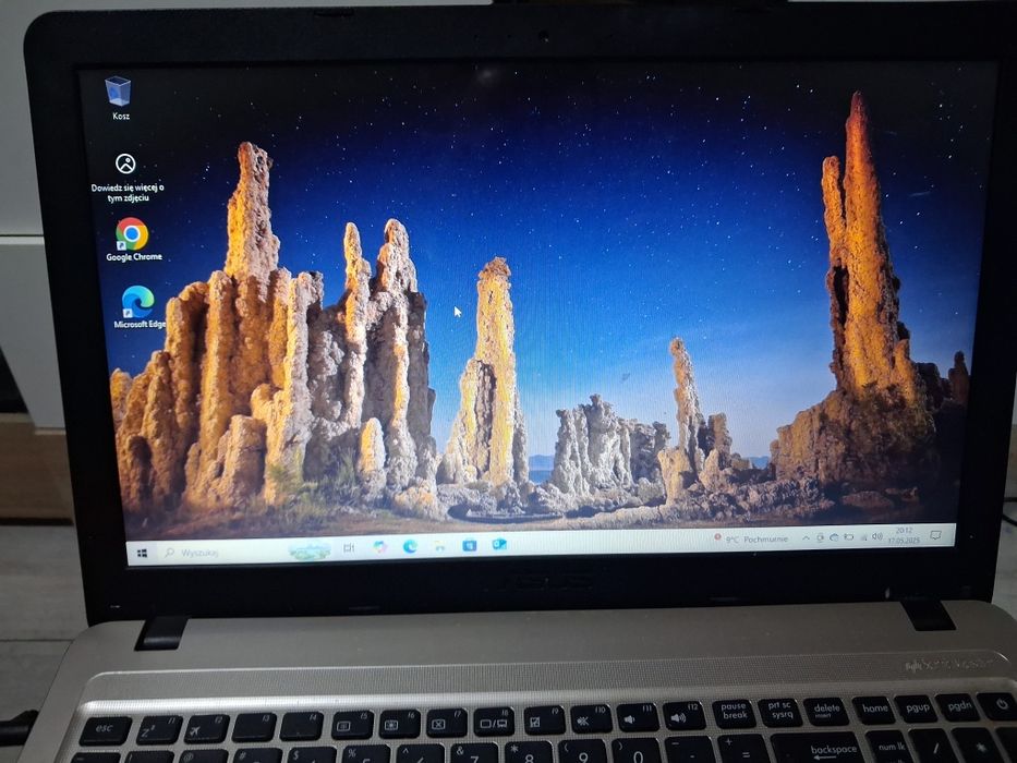 Sprzedam laptopa firmy asus