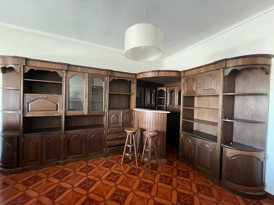 Móvel bar vintage em madeira excelente (3 partes e dois bancos)