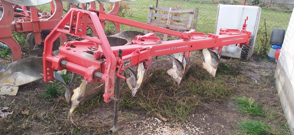 Pług Gregoire Besson unia kuhn akpil