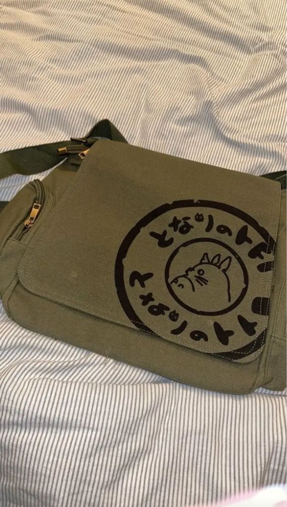 Mochila/Bolsa Ombro Studio Ghibil - Grande Exercito Verde
