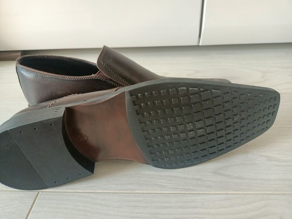 Продам чоловічі туфлі,нові 44 р Шкіряні