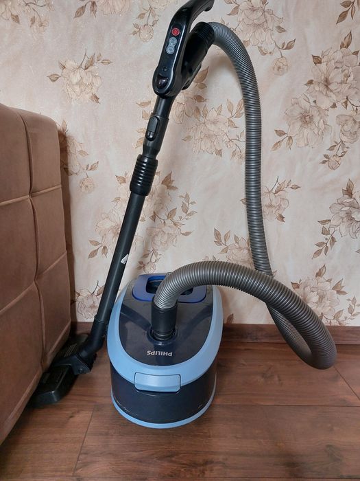 Мішковий пилосос Philips