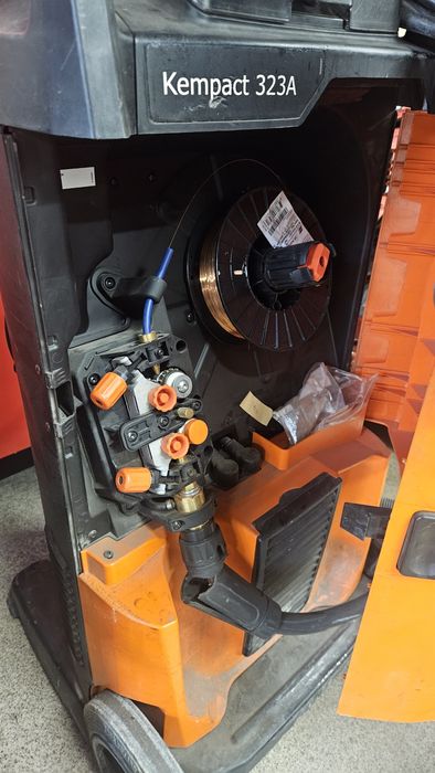 Kemppi Kempact 323A spawarka migomat