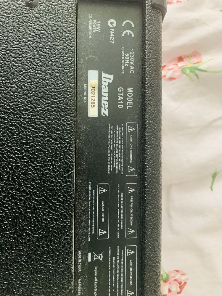 Гитара ibanez GRX 40 и усилитель ibanez GTA10.