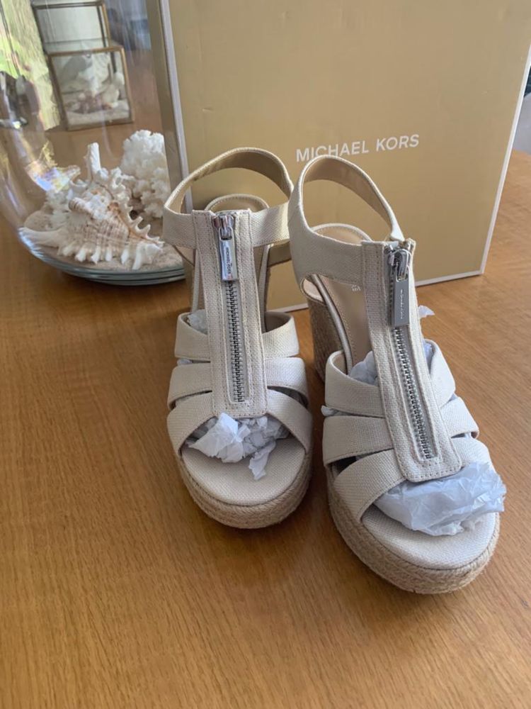 Sandalias Michael Kors, 37, Originais, Cor Cru