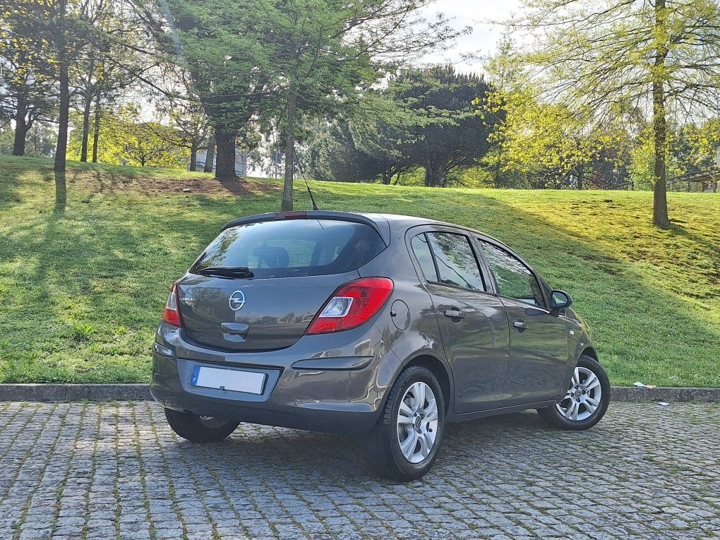 Opel Corsa 1.2 D Apenas 129 mil klms