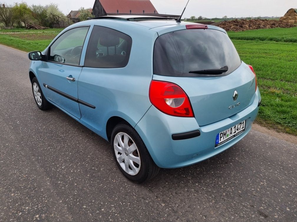 Clio 1.2 ,benzyna ,klima  panoramadach