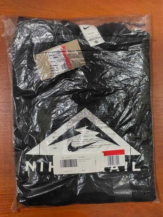 Nike Running Trail Hoodie DV9324-010 толстовка худі кофта оригінал