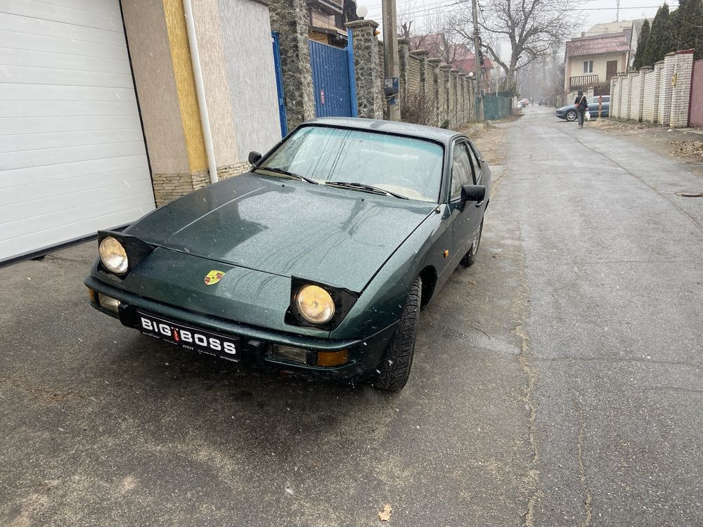 Продаж автомобіля  Порше 924