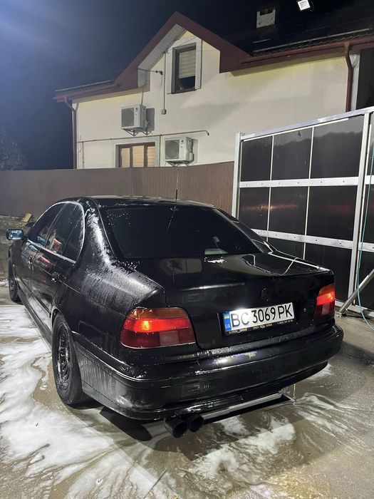 Бмв е39 2,5мотор