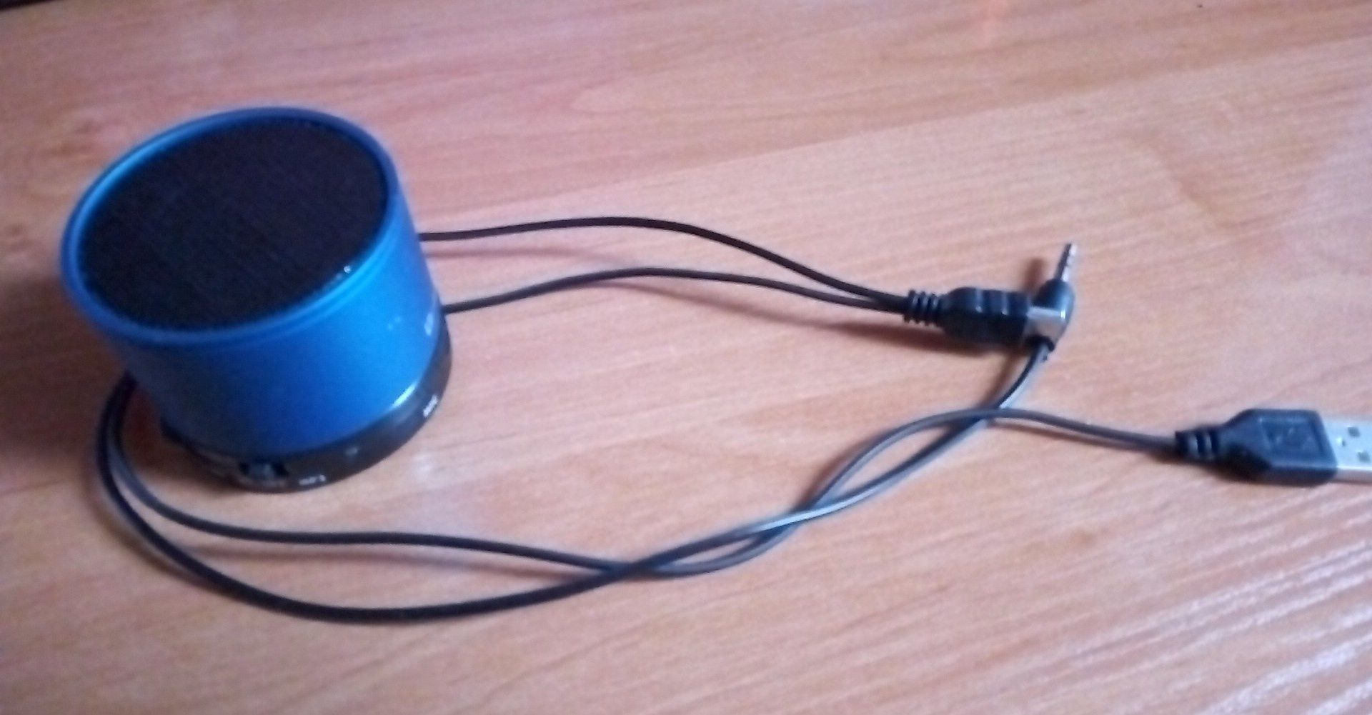 Głośnik bluetooth niebieski wysyłka