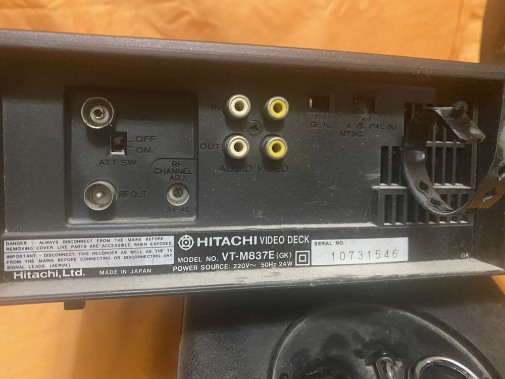 Видеомагнитофон Hitachi