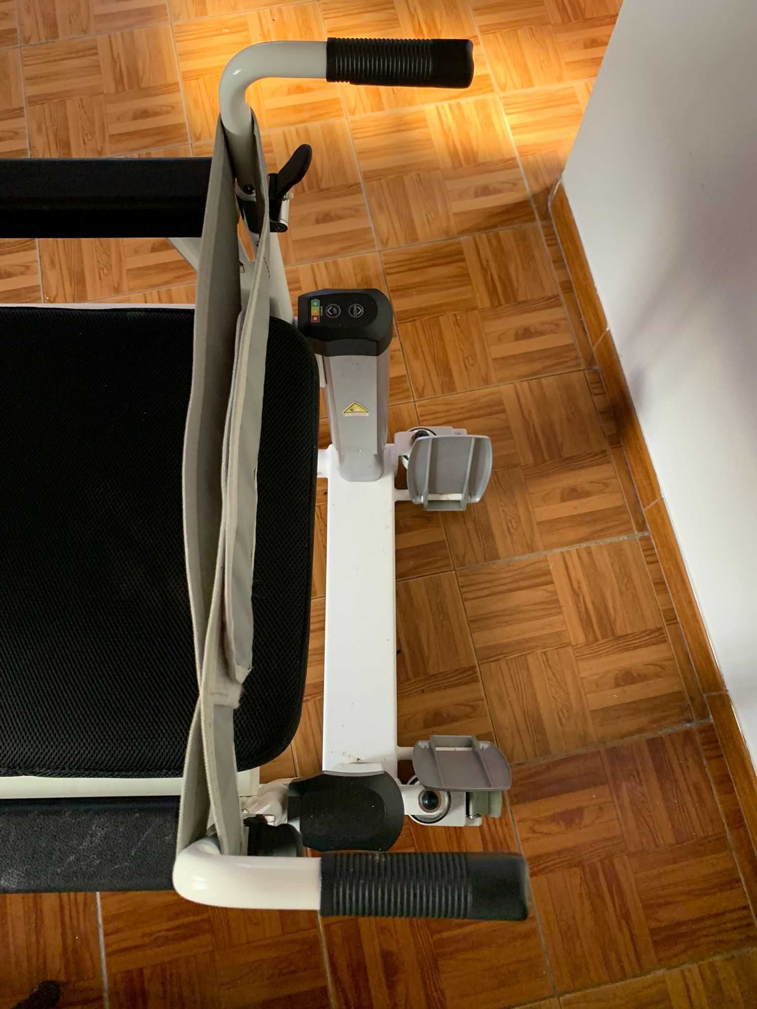 cadeira de transferência com elevação elétrica / elevadora idosos