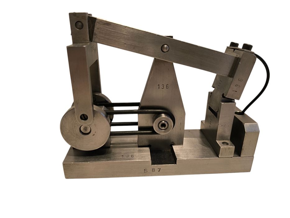 Szyb naftowy model
