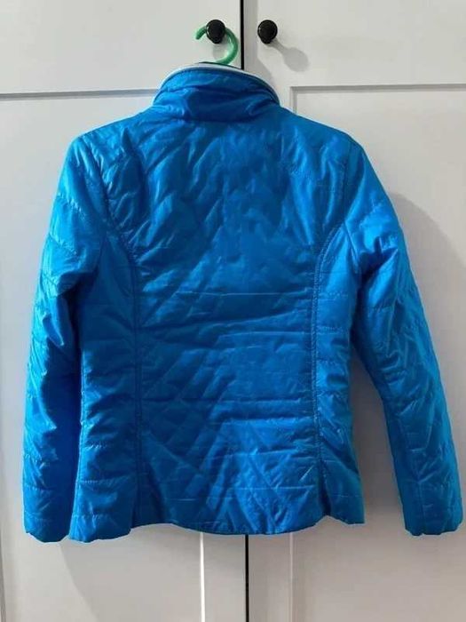 Lekka pikowana kurtka w kolorze niebieskim