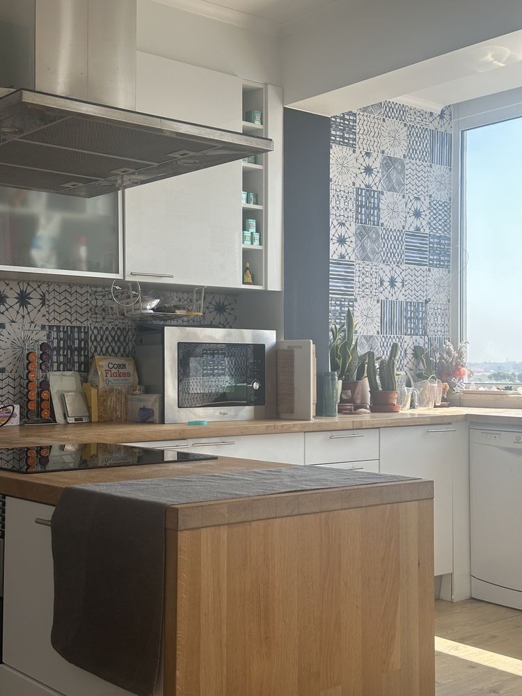 Aluga-se Quarto em Apartamento Acolhedor — Exclusivo para Rapariga