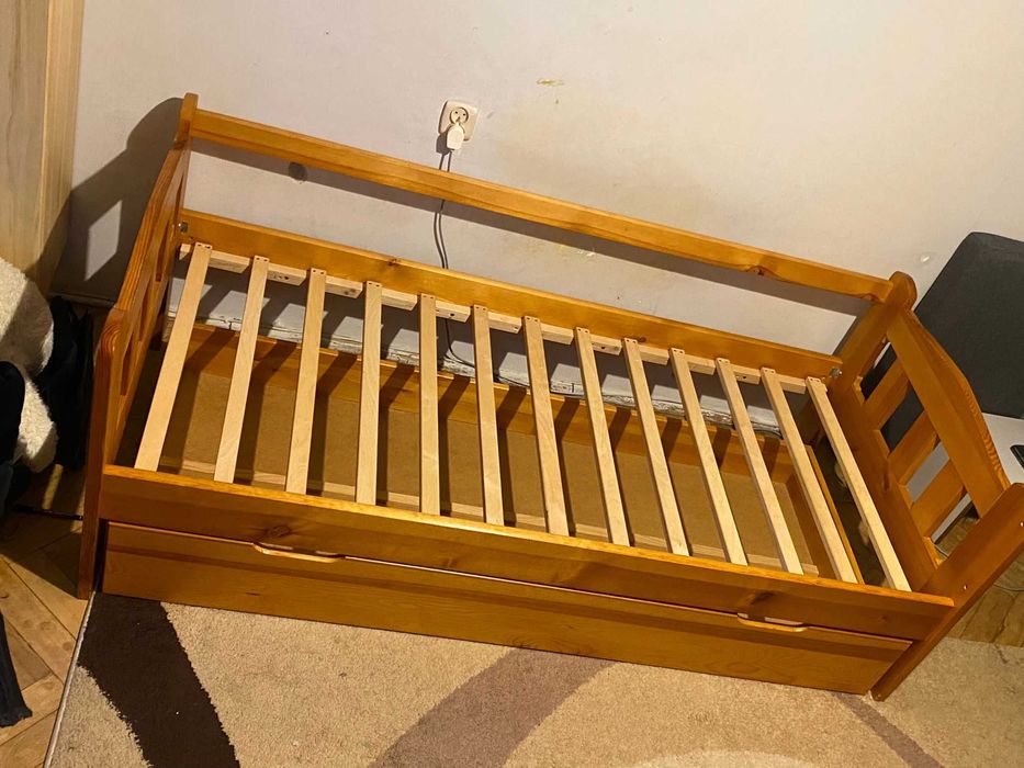 Łóżko drewniane z szufladą 89/185